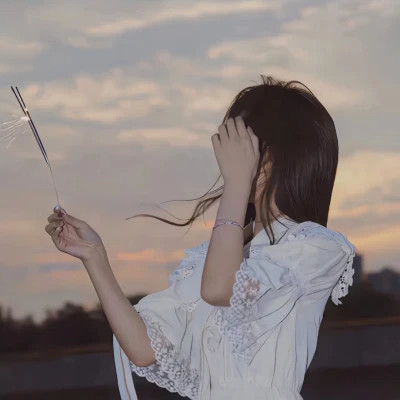 2025第一眼就吸引人的女生头像