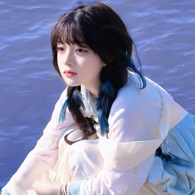 2025第一眼就吸引人的女生头像