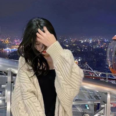 2025第一眼就吸引人的女生头像