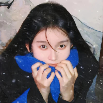 2025好看的美女头像