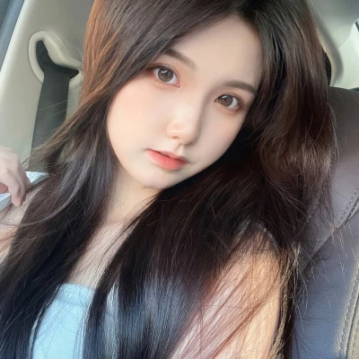 2025好看的美女头像