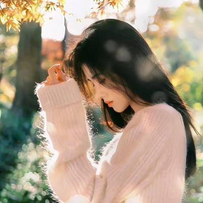 2025好看的美女头像