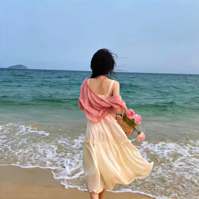 2025好看的美女头像