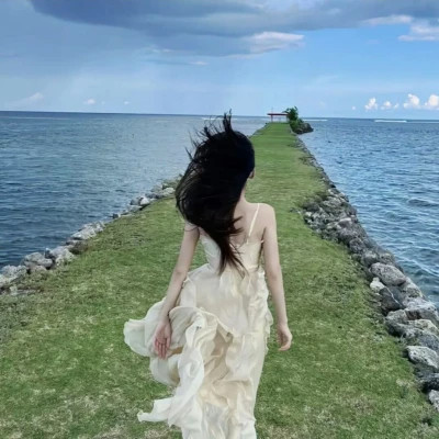 2025好看的美女头像