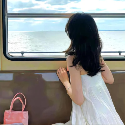 2025好看的美女头像