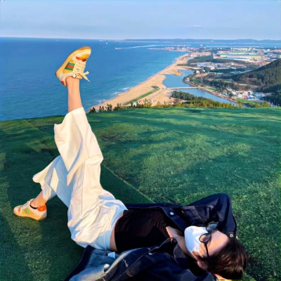 2025好看的美女头像