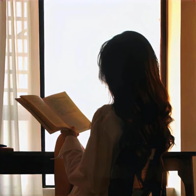 2025好看的美女头像