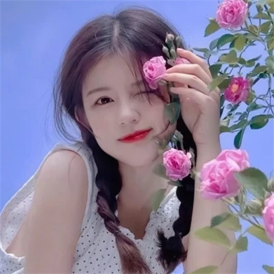 2025好看的微信头像女生