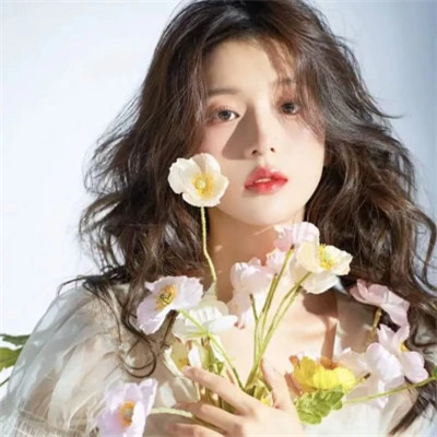 2025好看的微信头像女生