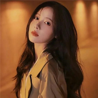 适合2025的头像女