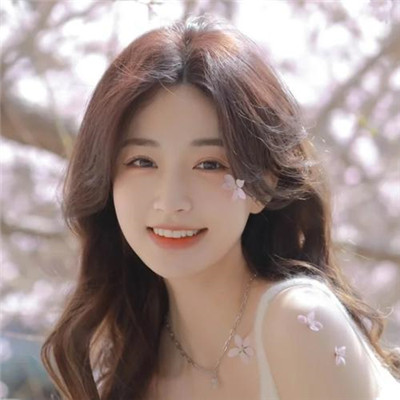 适合2025的头像女