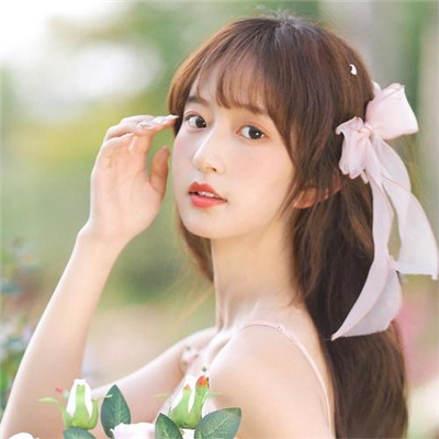 适合2025的头像女