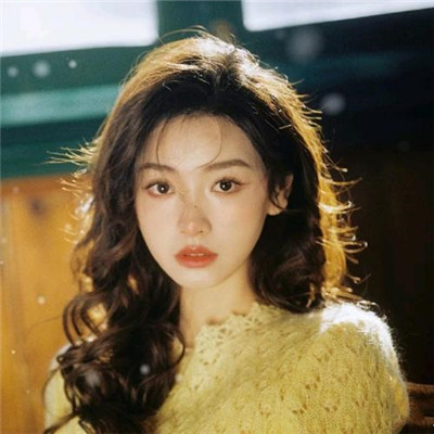 适合2025的头像女