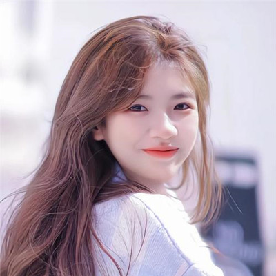 适合2025的头像女