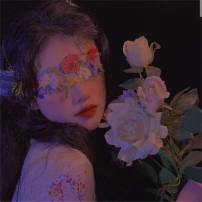 适合2025的头像女