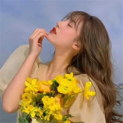 适合2025的头像女