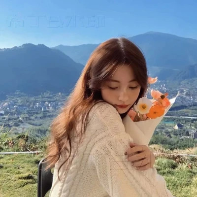 适合2025的头像女