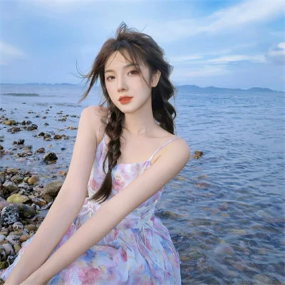 适合2025的头像女