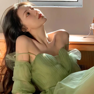 成熟稳重气质女人头像
