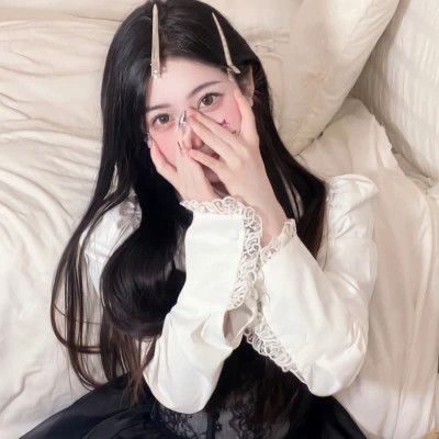 成熟稳重气质女人头像