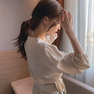 成熟稳重气质女人头像