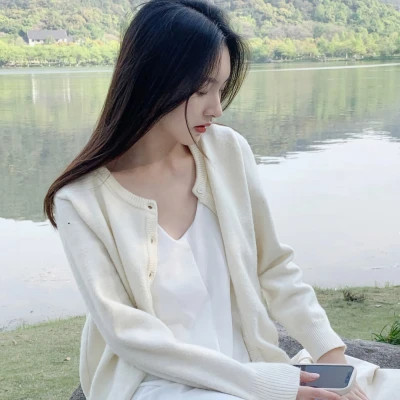 成熟稳重气质女人头像