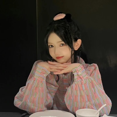 2025流行宝藏真人情侣头像