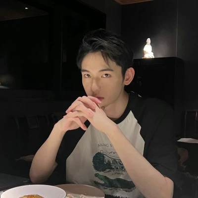 2025流行宝藏真人情侣头像