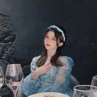 2025流行宝藏真人情侣头像