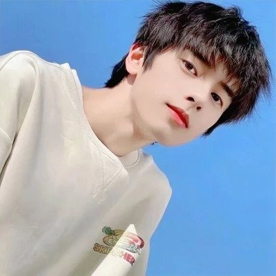 2025流行宝藏真人情侣头像