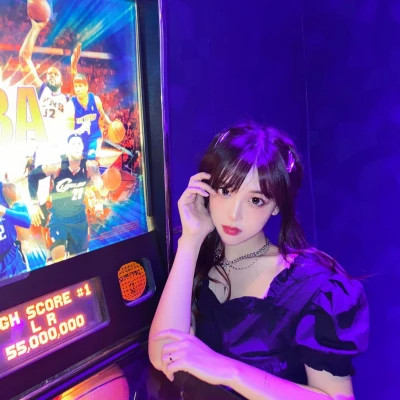 2025抖音最火一人一半超甜爆表情头