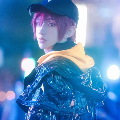 2025抖音最火一人一半超甜爆表情头