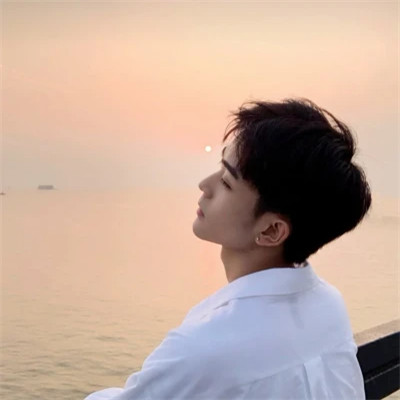 2025新款好看的男头像