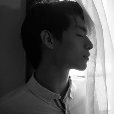 男生头像黑白真人