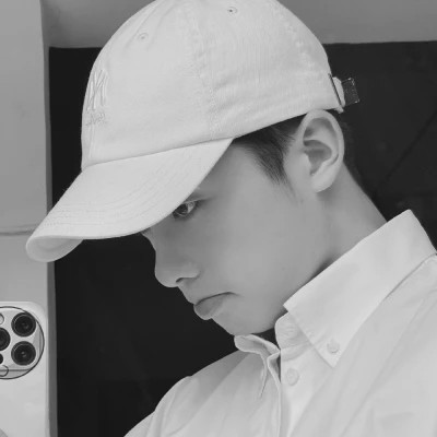 男生头像黑白真人