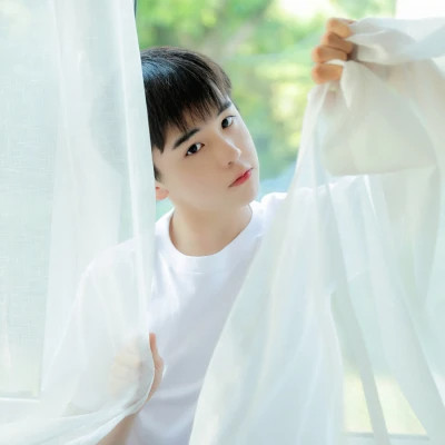 2025头像最新版的男生