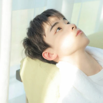 2025头像最新版的男生