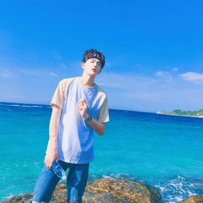 2025头像最新版的男生