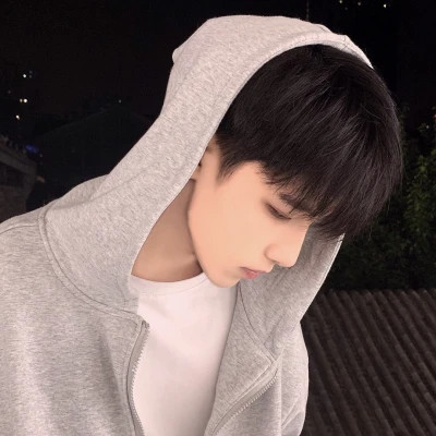 2025头像最新版的男生