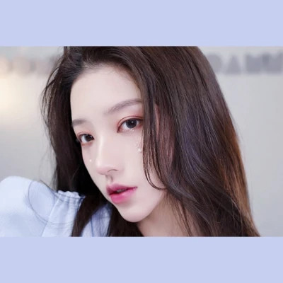 好看的白边女生头像