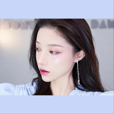 好看的白边女生头像