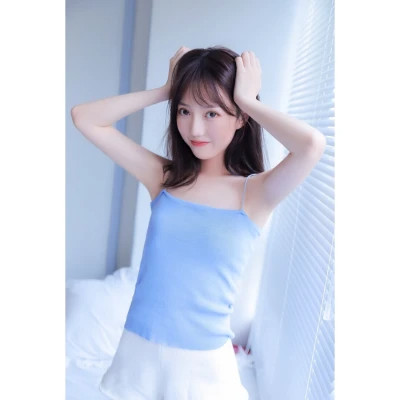 好看的白边女生头像