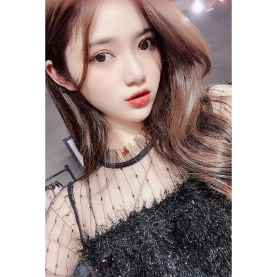白边女头