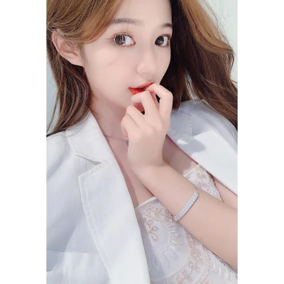 白边女头