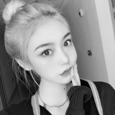 真人版黑白系闺蜜头像