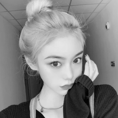 真人版黑白系闺蜜头像