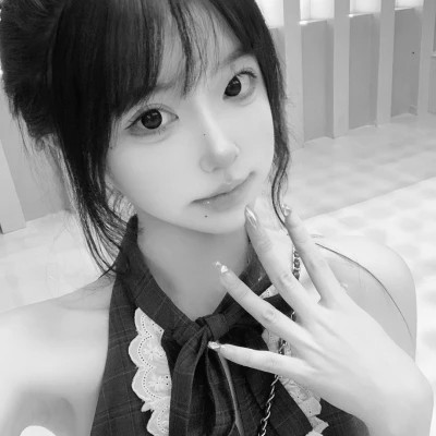 女生头像闺蜜真人黑白