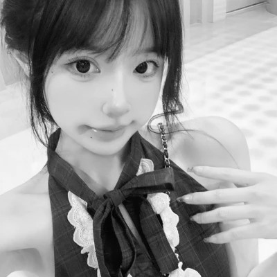 女生头像闺蜜真人黑白