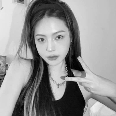 黑白少女闺蜜头像真人