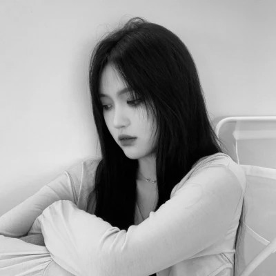 黑白少女闺蜜头像真人